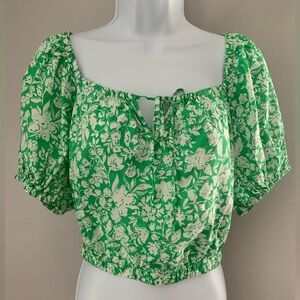 NWT Universal Thread Green Puff Sleeve Crop Top